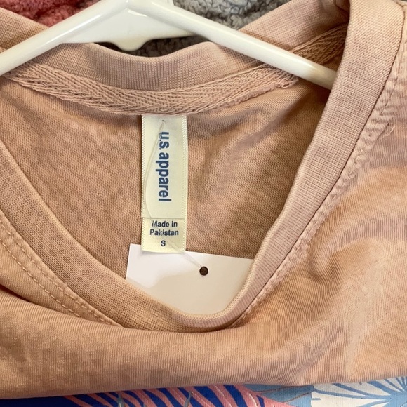 Us Apperal Kansas Shirt. New with Tags. Pink. Size Small In Woman’s. - Picture 2 of 4